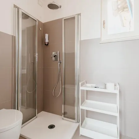 Sotto Gli Affreschi Del 1800 Con Colazione Inclusa