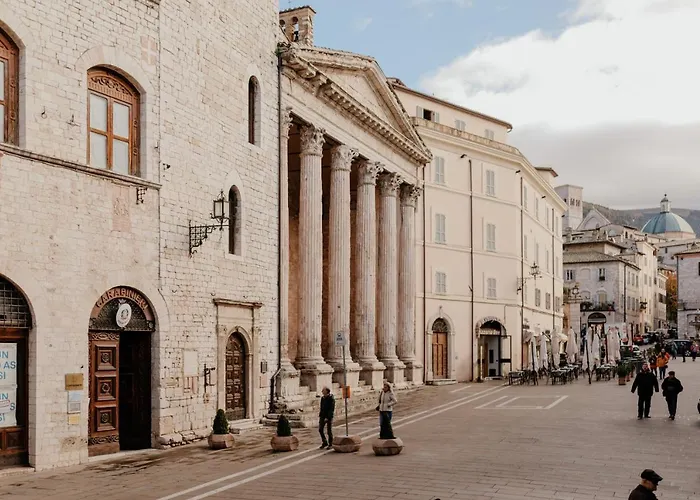 Sotto Gli Affreschi Del 1800 Con Colazione Inclusa * Assisi